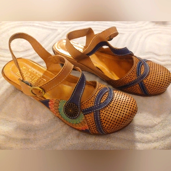 L'Artiste Shoes - L'ARTISTE spring step vintage style sandals US size 9